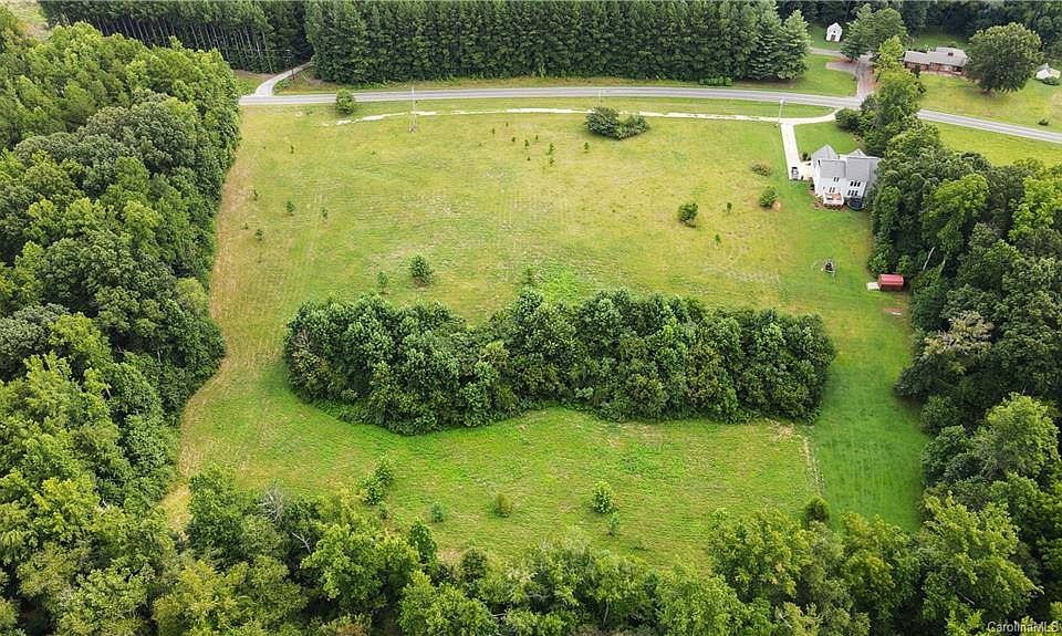 2nd image of 944 Barnhardt Rd