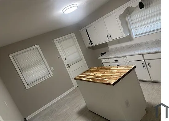 1300 Catalina Rd — Photo 12