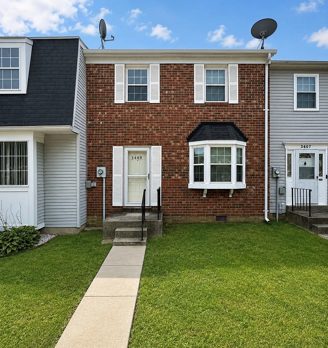 3 bed, 1.5 bath, 1232 sqft, $2,250 — Photo 1