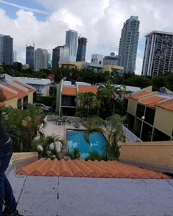 2nd image of 1990 Brickell Ave APT P