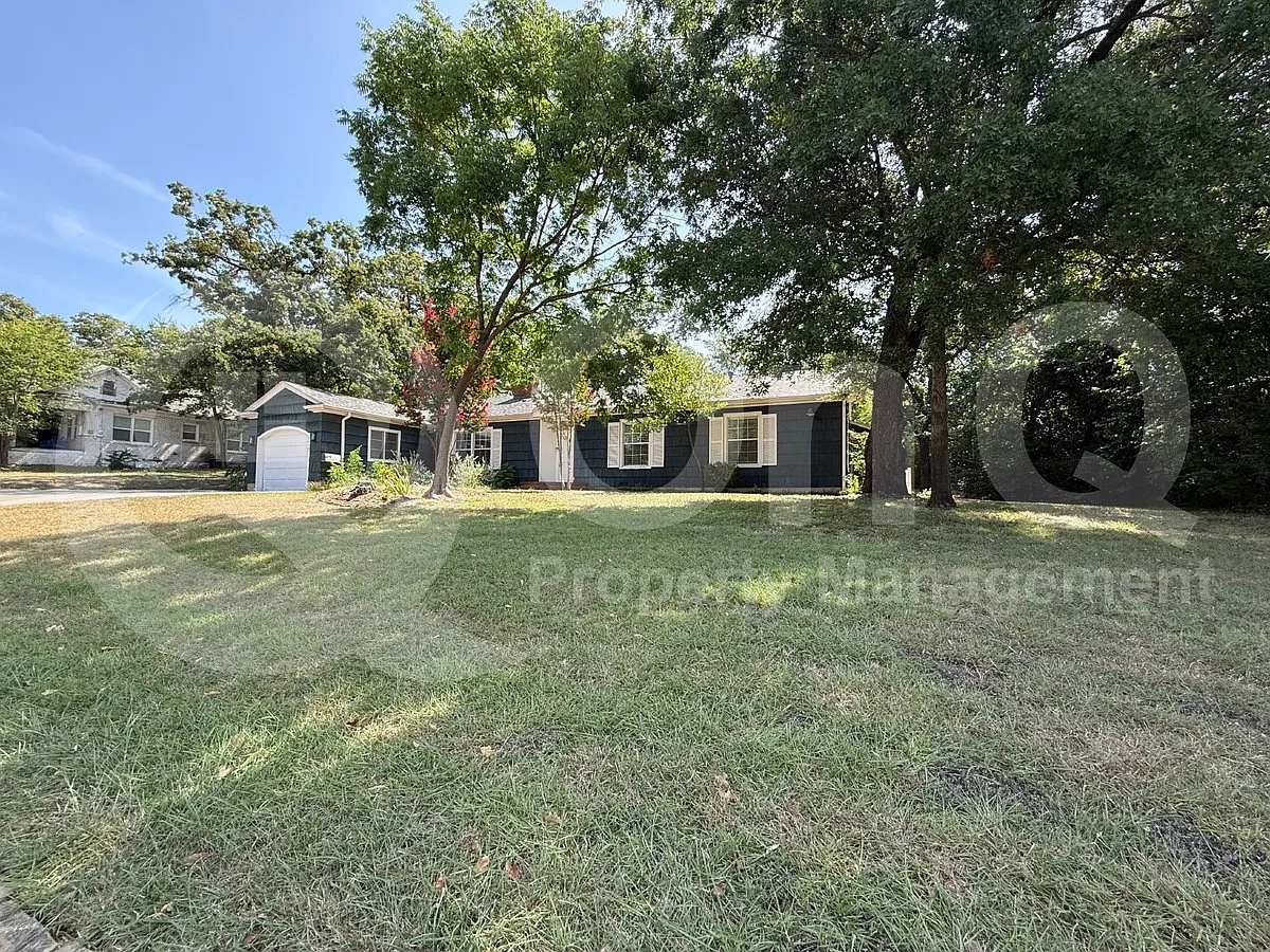 3 bed, 2.0 bath, 2003 sqft, $2,500 — Photo 3
