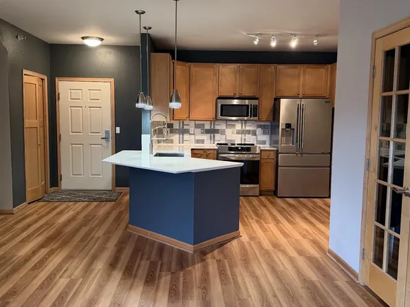 12501 Nicollet Ave S #417, Burnsville, MN 55337