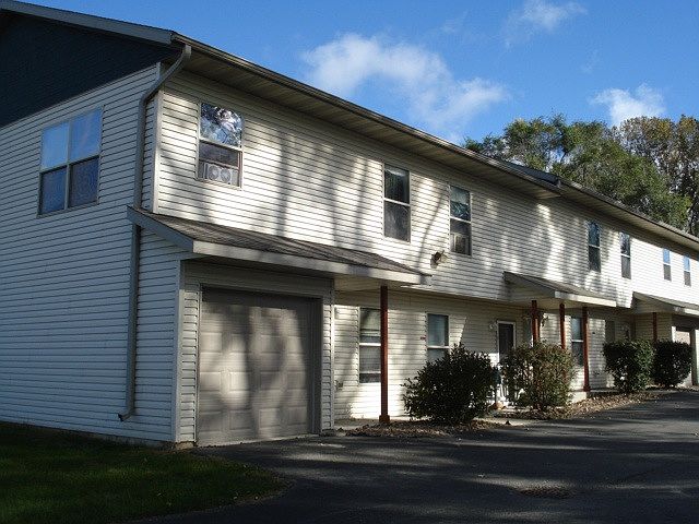 1st image of 935 West Ave