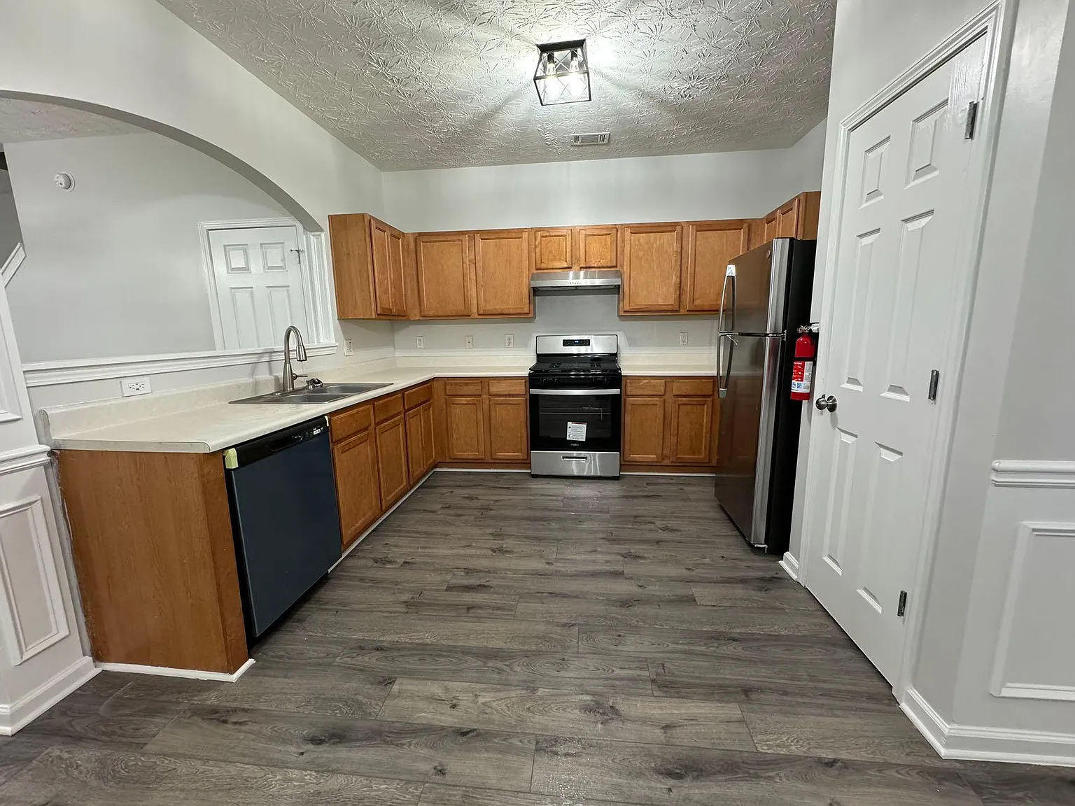 3 bed, 2.5 bath, 1712 sqft, $1,945 — Photo 4