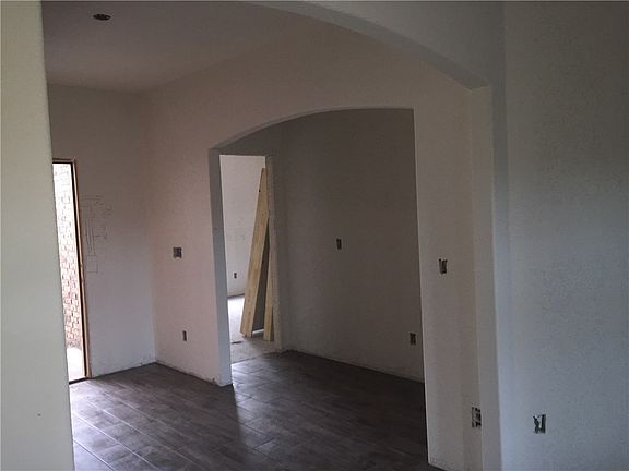 2nd image of 16 Ravenglass Ln