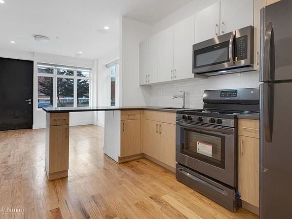 4th image of 6 McGuinness Blvd #1