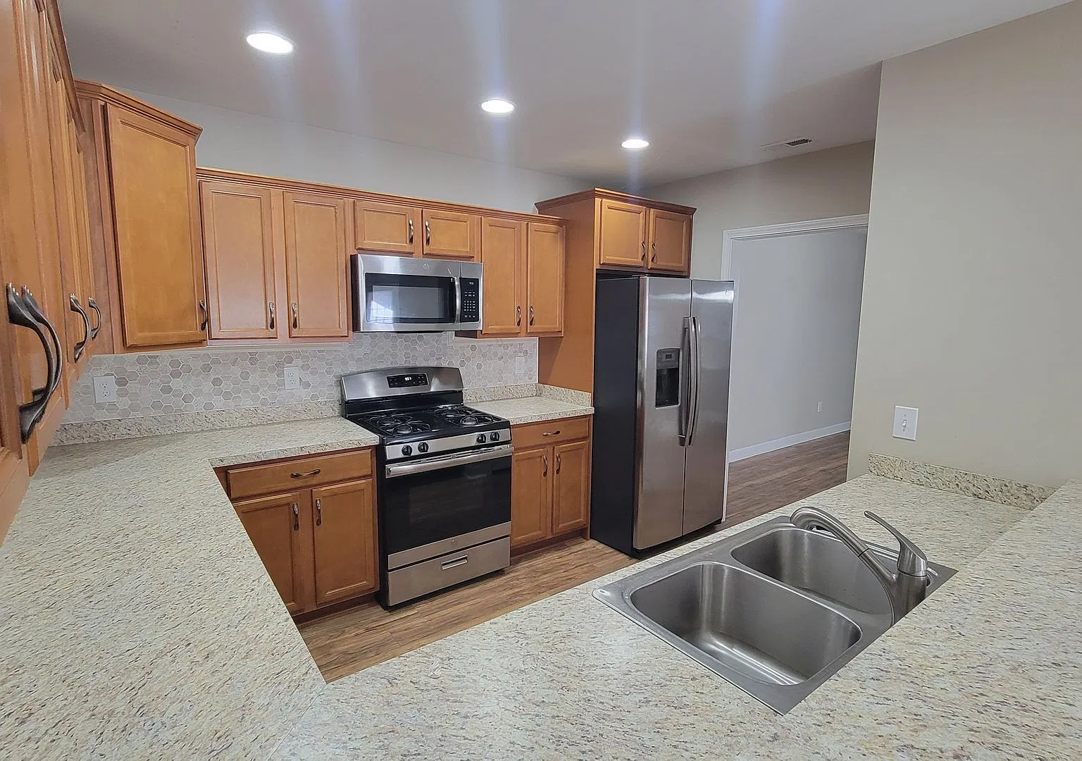 Elegant & spacious 3 bedroom, 2 bathroom condo in Simpsonville — Photo 4
