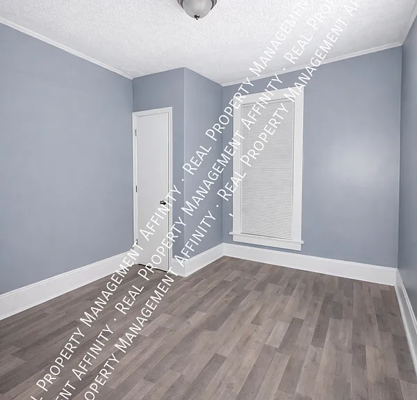 629 E Trigg Ave — Photo 6