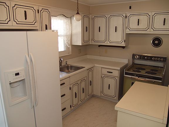 5th image of 783 Cooke Dr