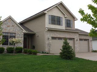 2729 Julie Lane Ct, Davenport, IA 52806