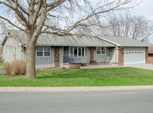 806 Joyce Ave, Goodhue, MN 55027