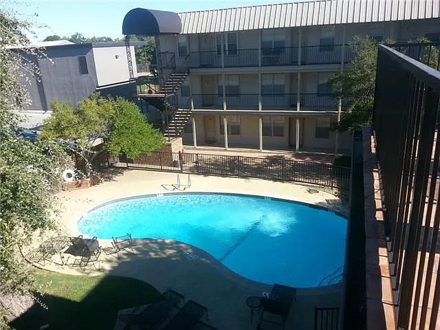 910 Duncan Ln #10 — Photo 10