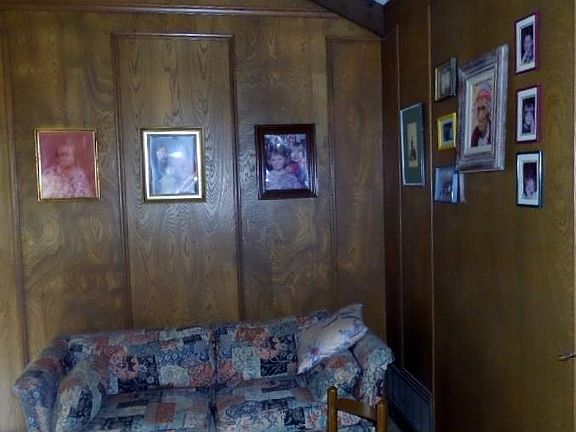 4th image of 2513 Oakwood Dr