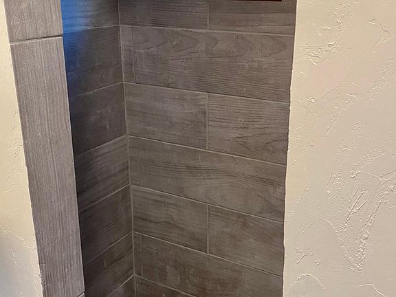 5th image of 4006 N Stone Ave #3