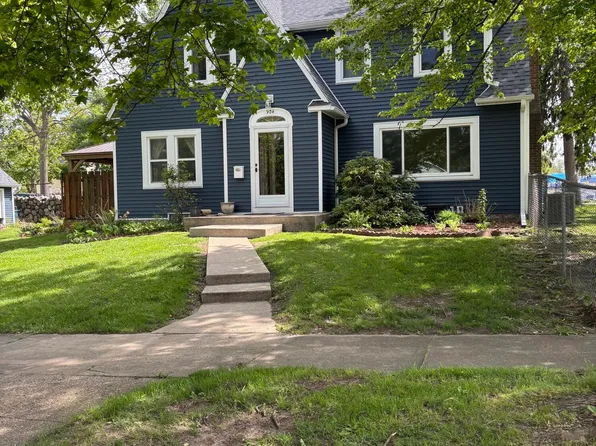 904 Homecrest Ave, Kalamazoo, MI 49001