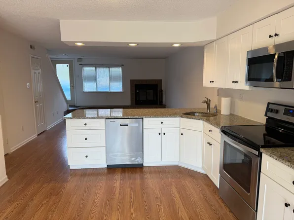 346 New Market Ct, Wayne, PA 19087