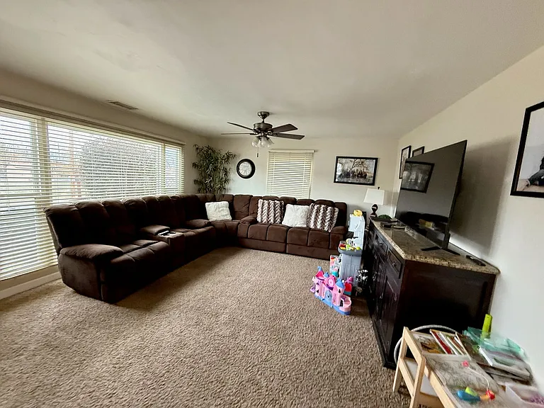 859 W Renette Ave — Photo 3