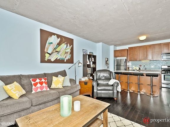 Kitchen / Living Room