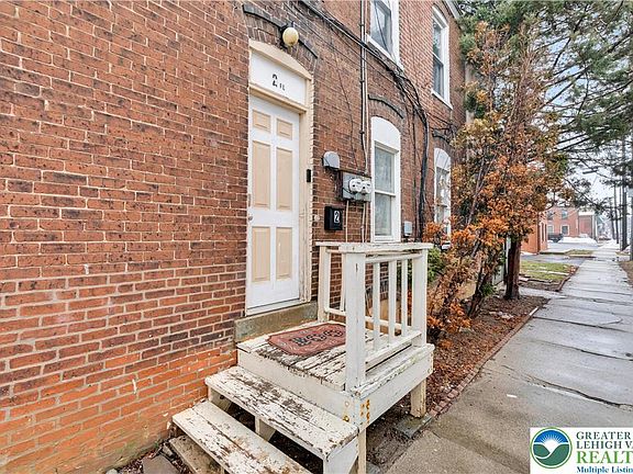 4th image of 1352 W Liberty St