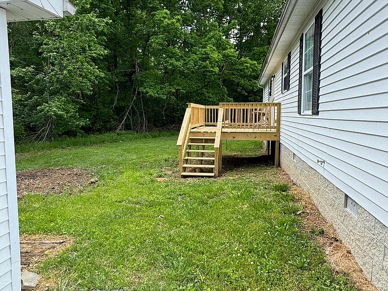 144 Buck Ln — Photo 3