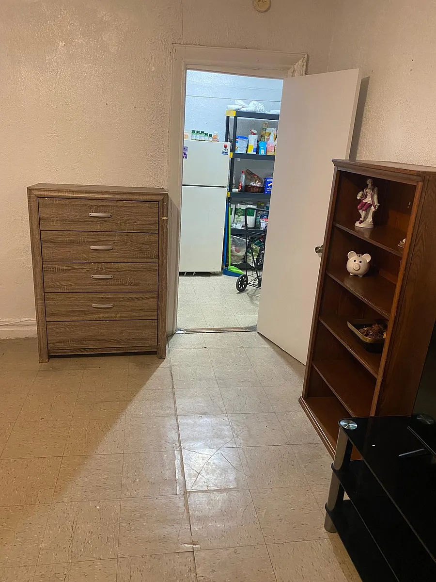 Building Photo - 955 Walton Ave #0