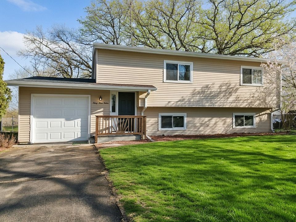 1st image of 3312 W Lake Shore Dr