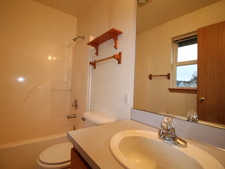 1520 SW 9th Ave — Photo 8