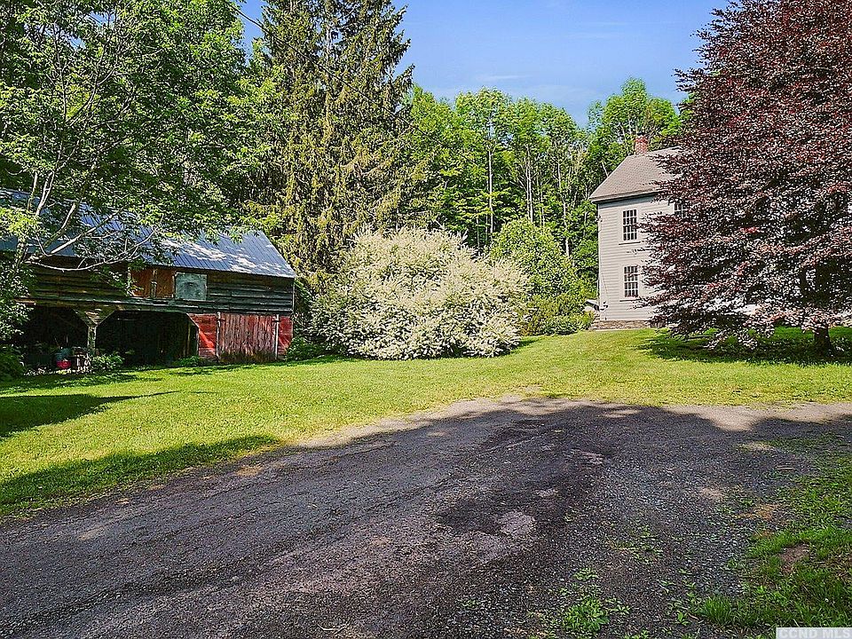 2nd image of 45 Brown St