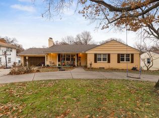 5221 Howe Dr, Roeland Park, KS 66205