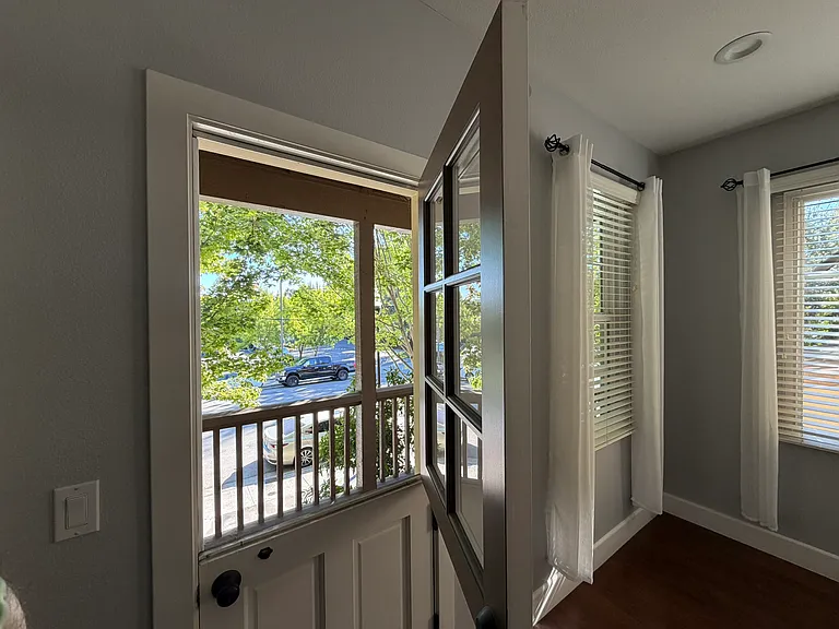 1179 Campbell Ave — Photo 13