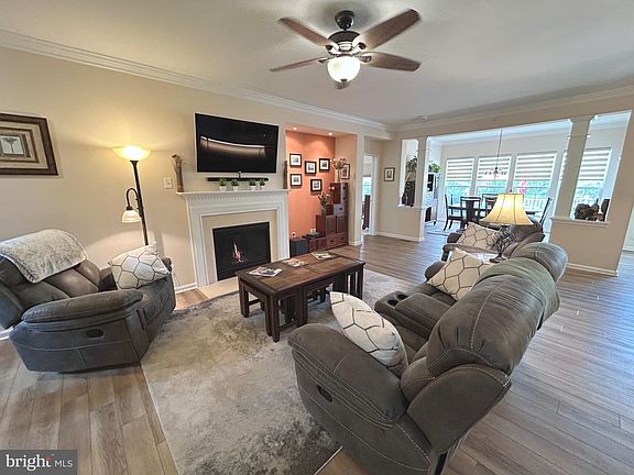 3rd image of 418 Hallman Ct