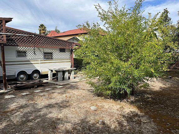 4th image of 16406 W La Chiquita Ave