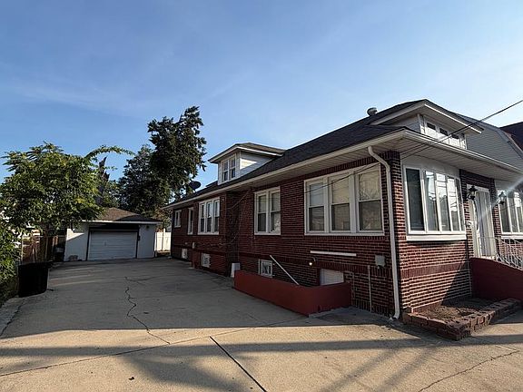 2nd image of 3265 River Rd