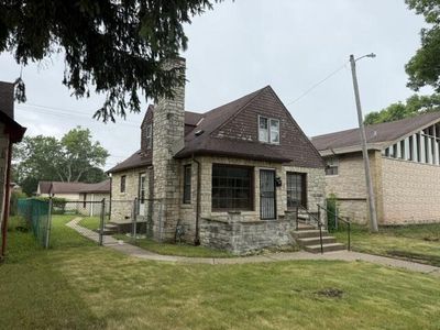2421 W Hampton AVENUE, Milwaukee, WI, 53209