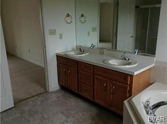 3rd image of 306 Mill Race Dr