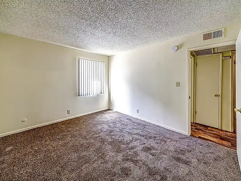 Lotus Landing Apartments — Photo 15
