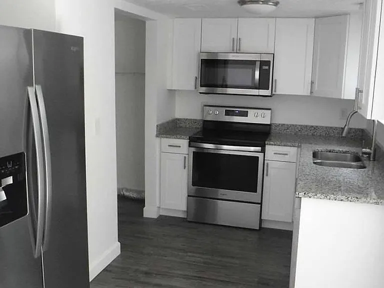 1637 N James Ave — Photo 3