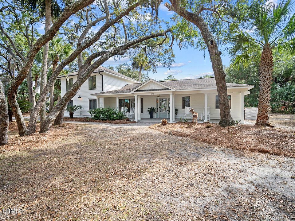 1st image of 290 Tarpon Boulevard
