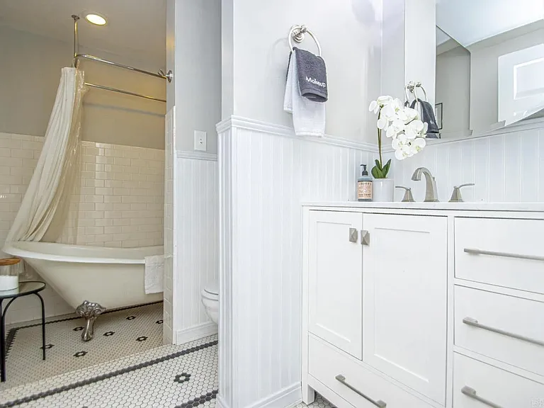 4816 Kenyon Dr — Photo 32