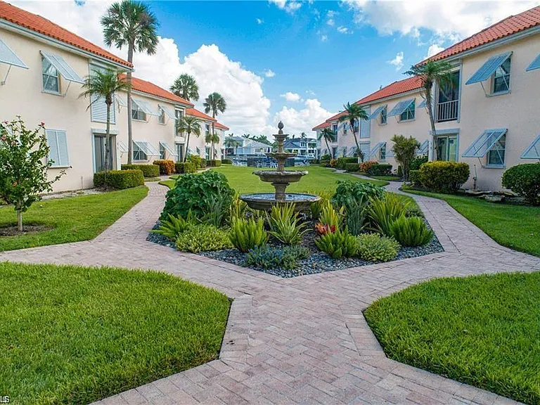 3070 Gulf Shore Blvd N #103 — Photo 43