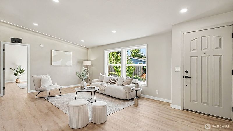 2nd image of 1904 Trilium Lane