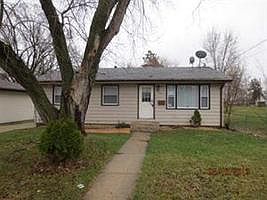 1st image of 826 Illinois Ave