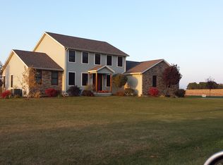 458 Hickory Ridge Dr, Dixon, IL 61021