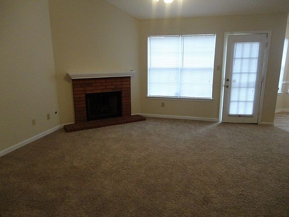 3rd image of 8517 Highland Glen Cir S