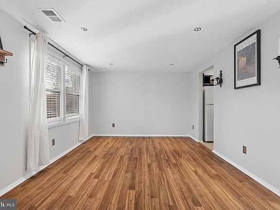 4th image of 8213 Claremont Woods Dr