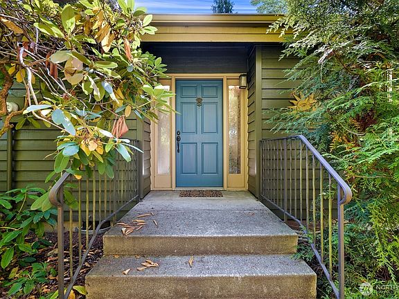 3rd image of 3208 Iowa Drive