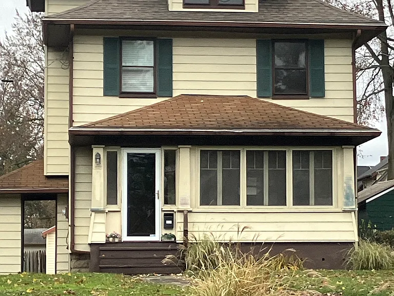 373 Norton Ave — Photo 1