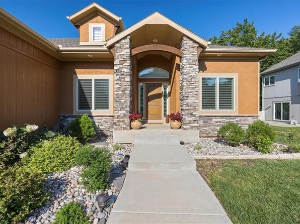 8100 NW Venita St, Kansas City, MO 64152