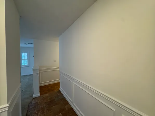 (undisclosed Address), Selden, NY 11784
