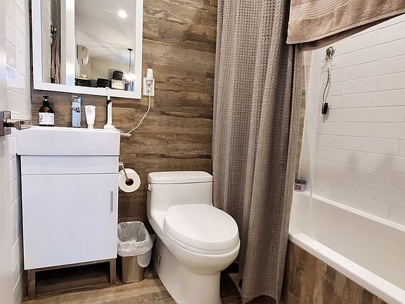 4th image of 2164 Fulton St APT 1